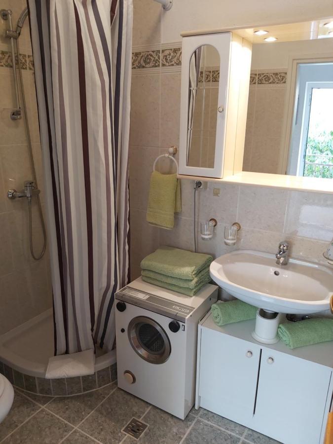 Ferienwohnung Mit 2 Schlafzimmer Oder Studio Apartment - Istrien-Fiorini Бртонигла Екстер'єр фото