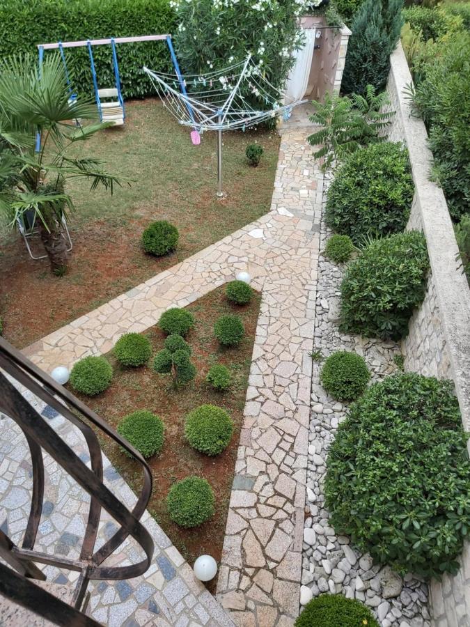 Ferienwohnung Mit 2 Schlafzimmer Oder Studio Apartment - Istrien-Fiorini Бртонигла Екстер'єр фото