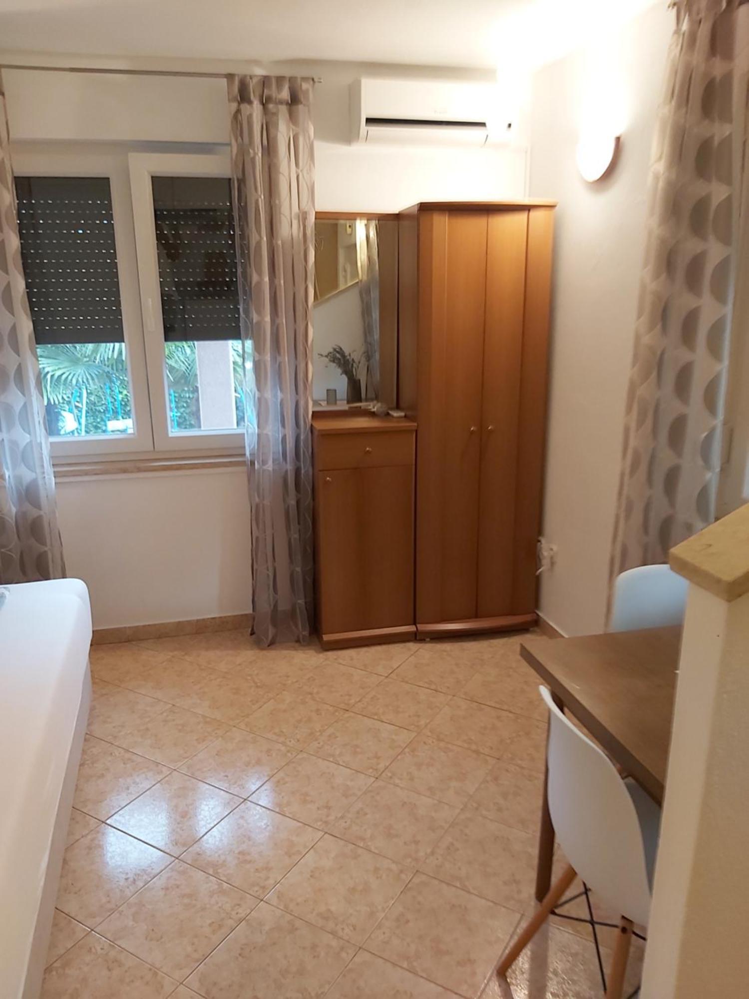 Ferienwohnung Mit 2 Schlafzimmer Oder Studio Apartment - Istrien-Fiorini Бртонигла Екстер'єр фото