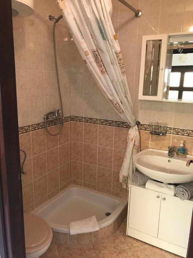 Ferienwohnung Mit 2 Schlafzimmer Oder Studio Apartment - Istrien-Fiorini Бртонигла Екстер'єр фото
